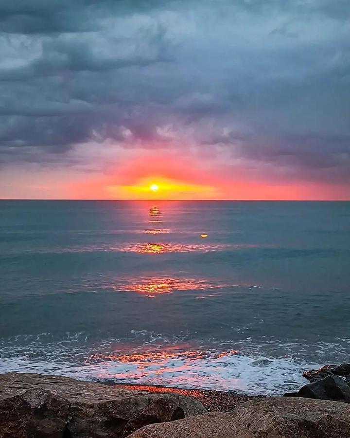 الشقق الفندقية باتوميفي  Orbi City Sea View - Special Category المظهر الخارجي الصورة